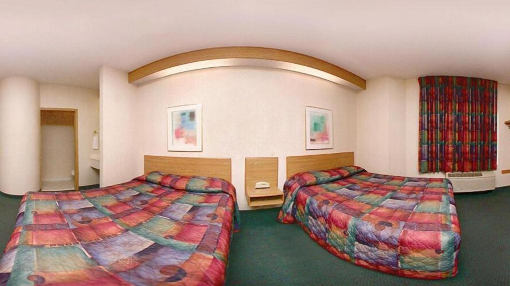 Rodeway Inn Салем Екстериор снимка