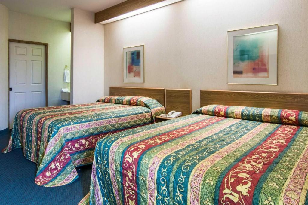 Rodeway Inn Салем Екстериор снимка