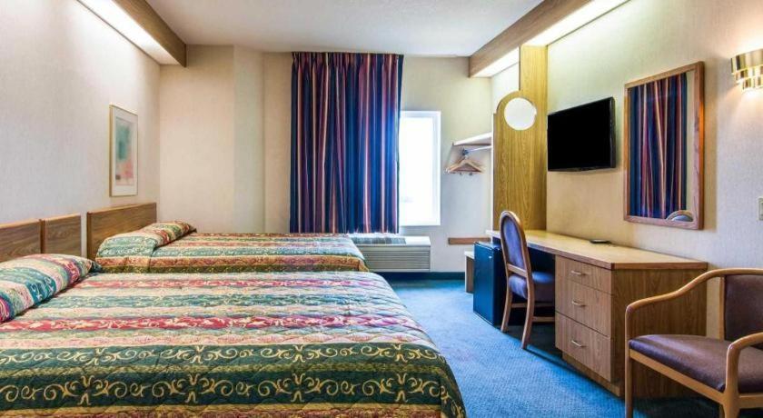 Rodeway Inn Салем Екстериор снимка
